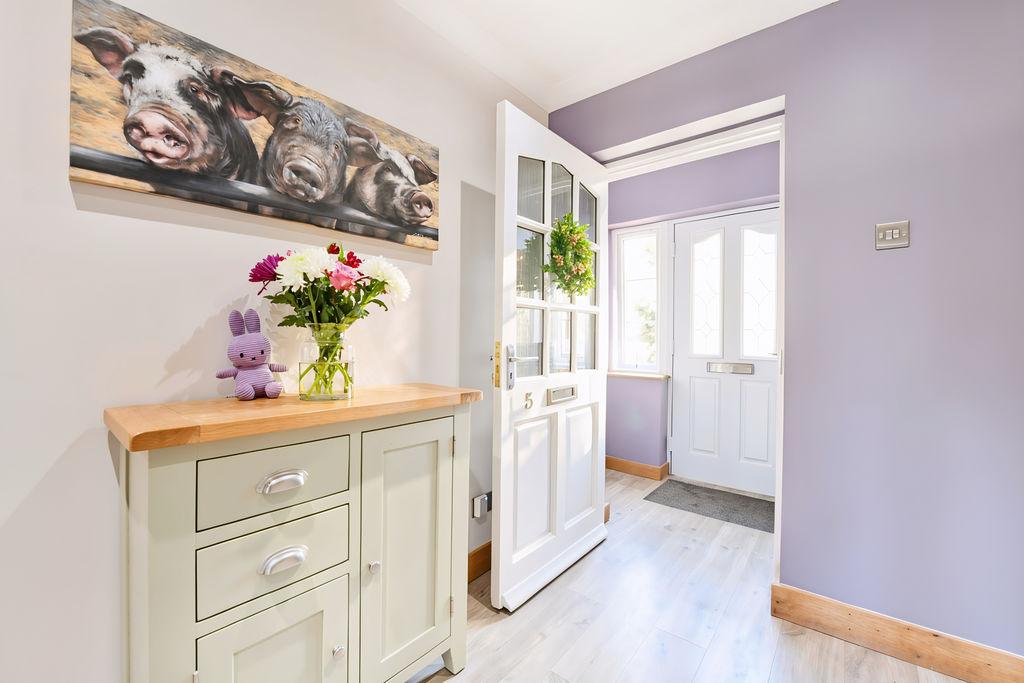Entrance Hallway- click for photo gallery